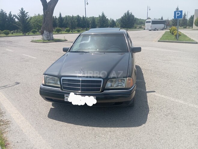 Mercedes C 200