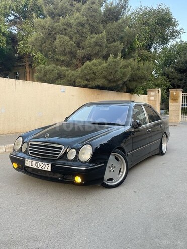 Mercedes E 320