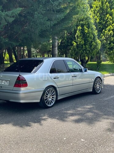 Mercedes C 240