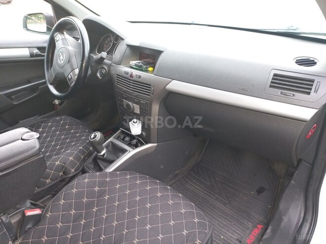 Opel Astra 2006, 240,000 km - 1.4 l - Gəncə