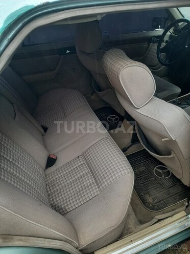 Mercedes E 200 1992, 111,111 km - 2.0 l - Bakı