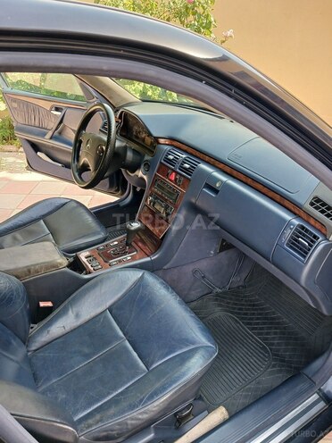 Mercedes E 200 2000, 381,300 km - 2.0 л - Bakı