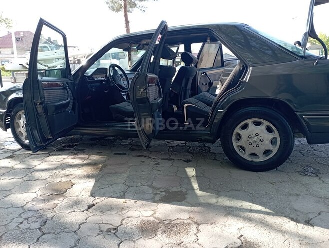Mercedes E 220 1994, 451,630 km - 2.2 л - Şirvan