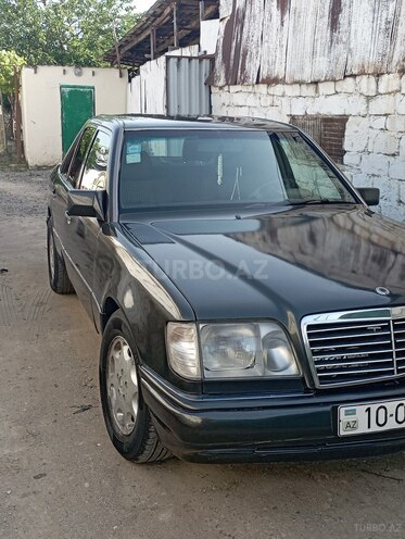 Mercedes E 220 1994, 451,630 km - 2.2 л - Şirvan
