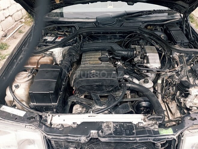 Mercedes E 220 1994, 451,630 km - 2.2 л - Şirvan
