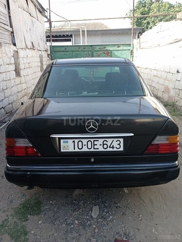 Mercedes E 220 1994, 451,630 km - 2.2 л - Şirvan