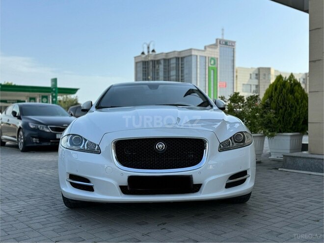 Jaguar XJ