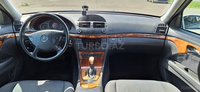 Mercedes E 240 2002, 280,000 km - 2.4 л - Tovuz