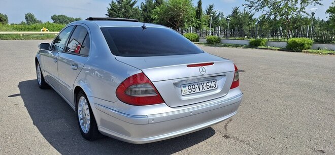 Mercedes E 240 2002, 280,000 km - 2.4 л - Tovuz