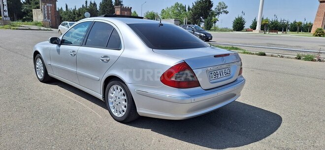 Mercedes E 240 2002, 280,000 km - 2.4 л - Tovuz