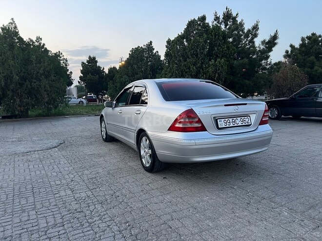 Mercedes C 240