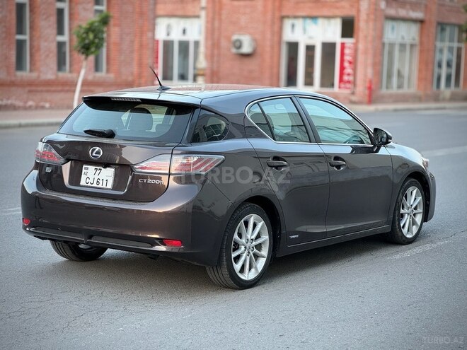 Lexus CT 200h