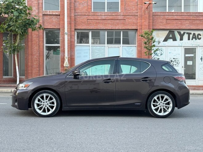 Lexus CT 200h