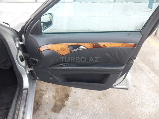 Mercedes E 270 2002, 560,000 km - 2.7 л - Biləsuvar