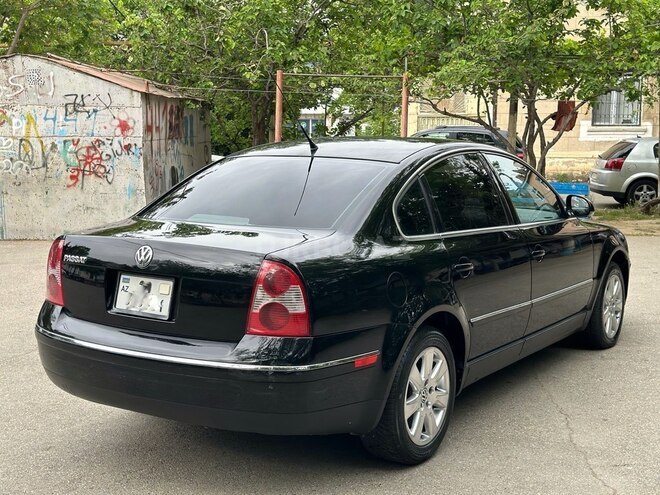 Volkswagen Passat 2004, 333,840 km - 1.8 l - Bakı