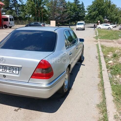 Mercedes C 200 1995, 427,549 km - 2.0 л - Naftalan