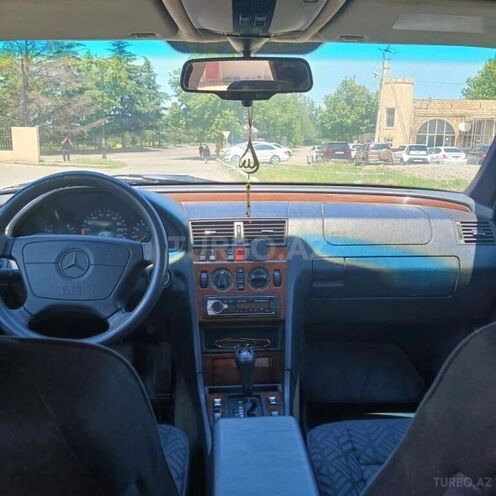 Mercedes C 200 1995, 427,549 km - 2.0 л - Naftalan