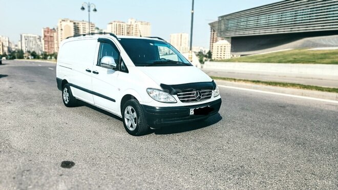 Mercedes Vito 111