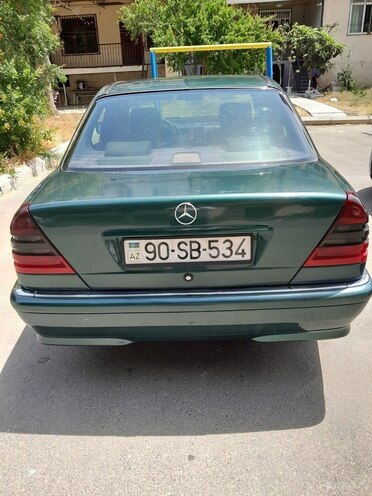 Mercedes C 200