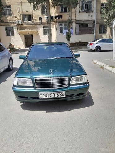 Mercedes C 200