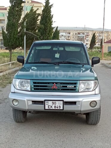 Mitsubishi Pajero io