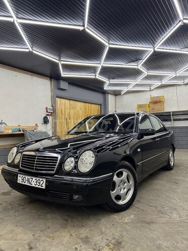 Mercedes E 280