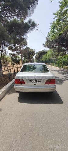 Mercedes E 280