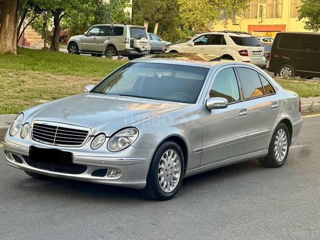 Mercedes E 200