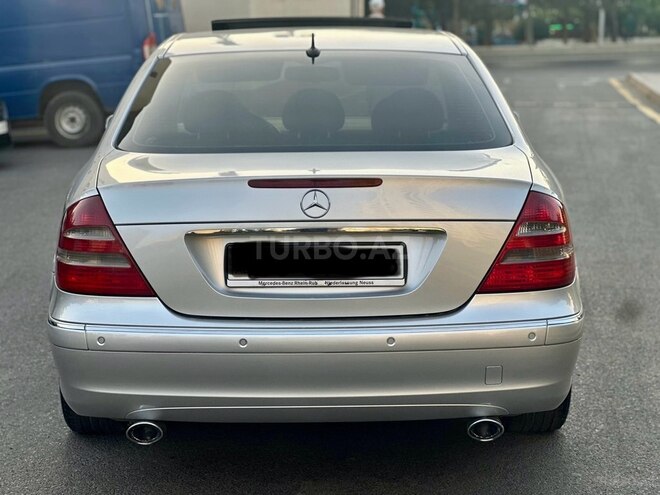 Mercedes E 200