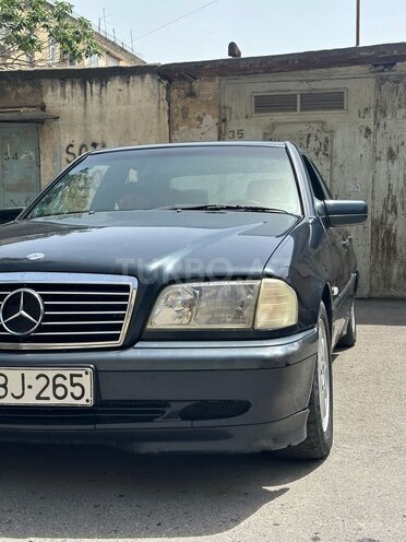 Mercedes C 180