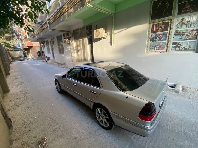 Mercedes C 180