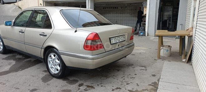 Mercedes C 180