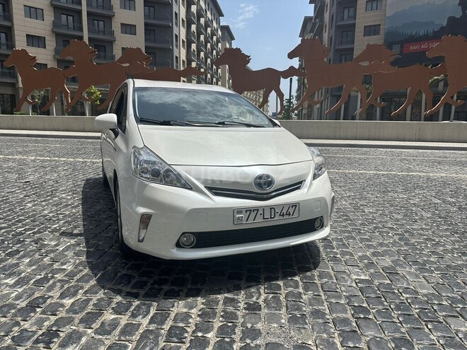 Toyota Prius V