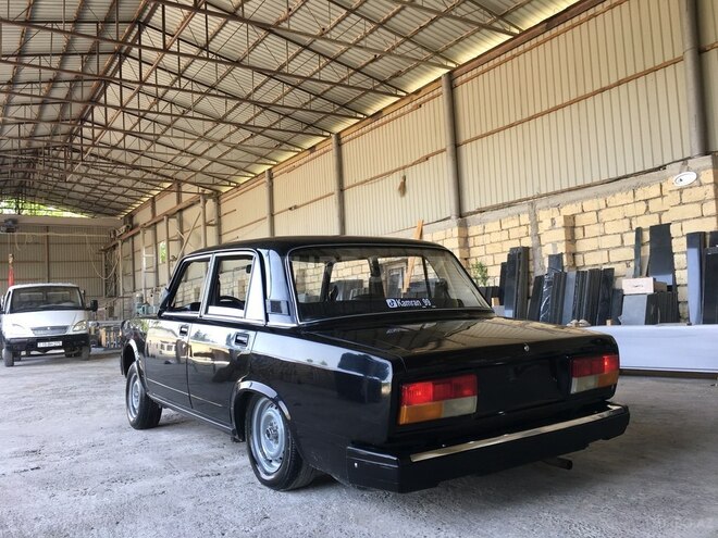 LADA (VAZ) 2107