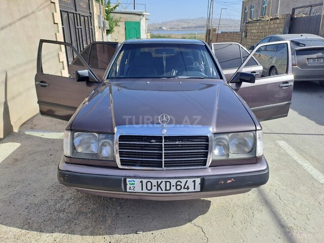 Mercedes E 200