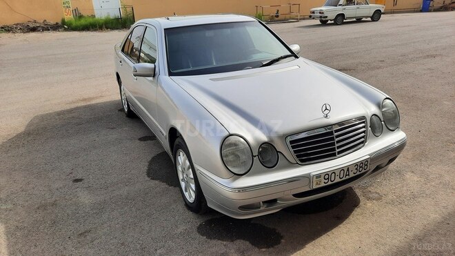 Mercedes E 280