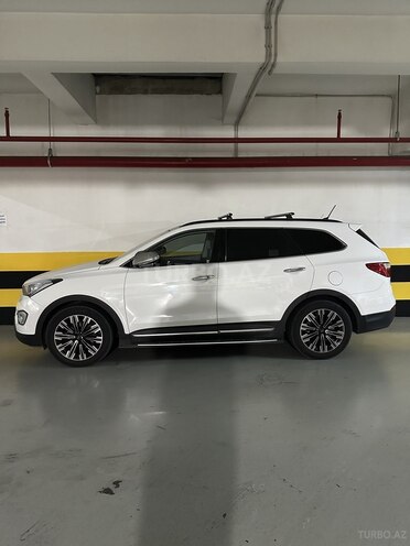 Hyundai Grand Santa Fe