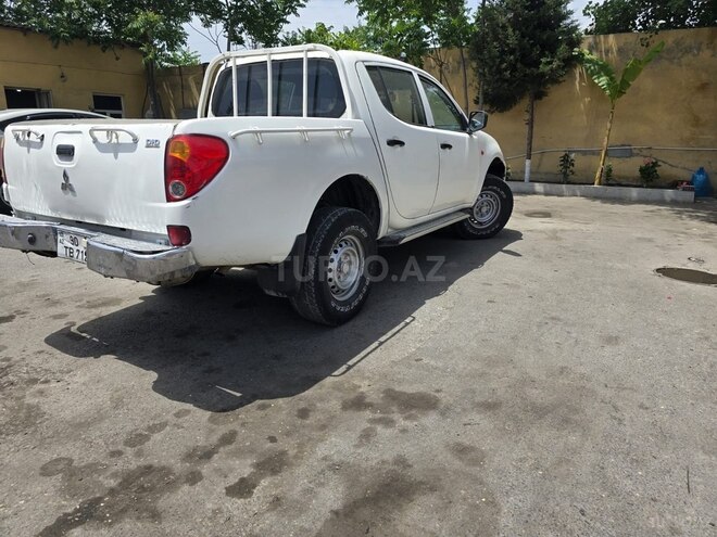 Mitsubishi L200 2006, 250,000 km - 2.5 l - Bakı