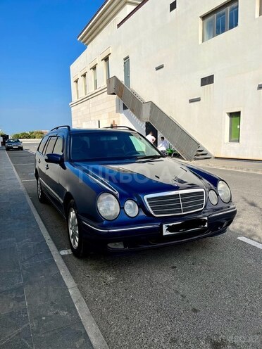 Mercedes E 230