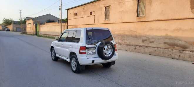 Mitsubishi Pajero io