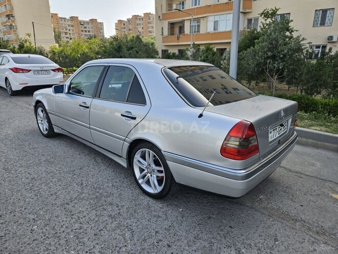 Mercedes C 200