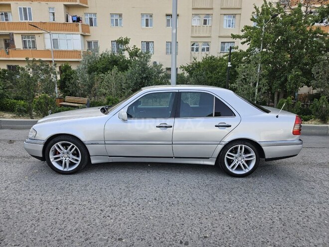 Mercedes C 200