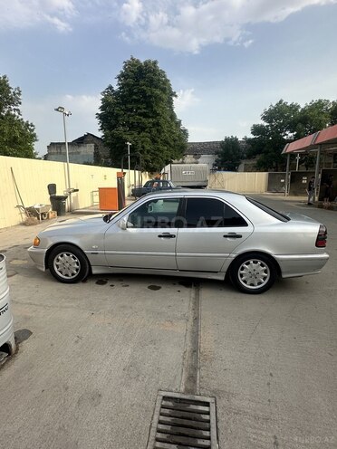 Mercedes C 240