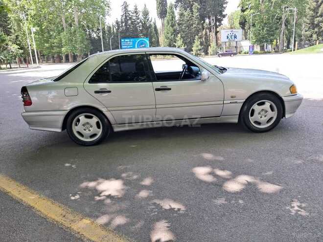 Mercedes C 240