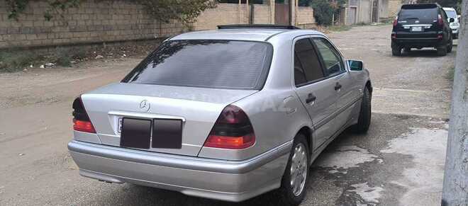 Mercedes C 240