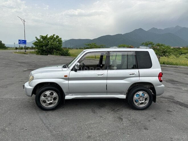 Mitsubishi Pajero io