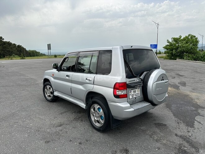 Mitsubishi Pajero io