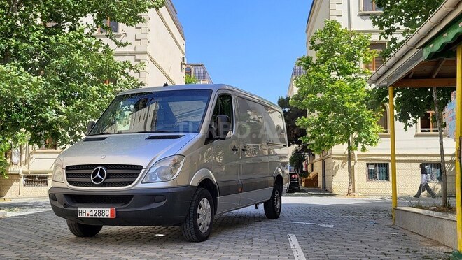 Mercedes Sprinter 215