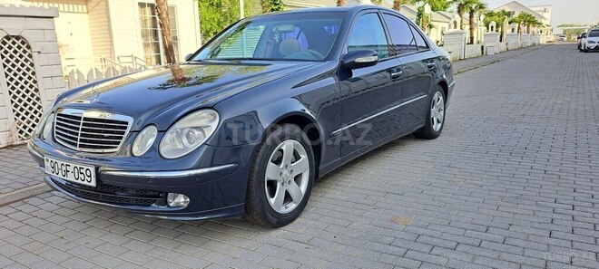 Mercedes E 240