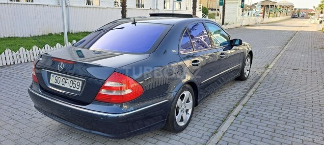 Mercedes E 240